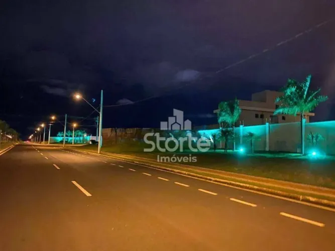 Terreno à venda, 450m² por R$ 787.500 - Condomínio Golden Village - Jardim Sul - Uberlândi