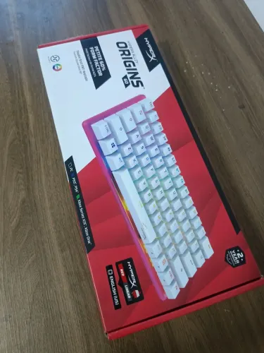 Teclado Gamer HyperX Alloy Origins 60 (Rosa/Branco) - Na Caixa<br>