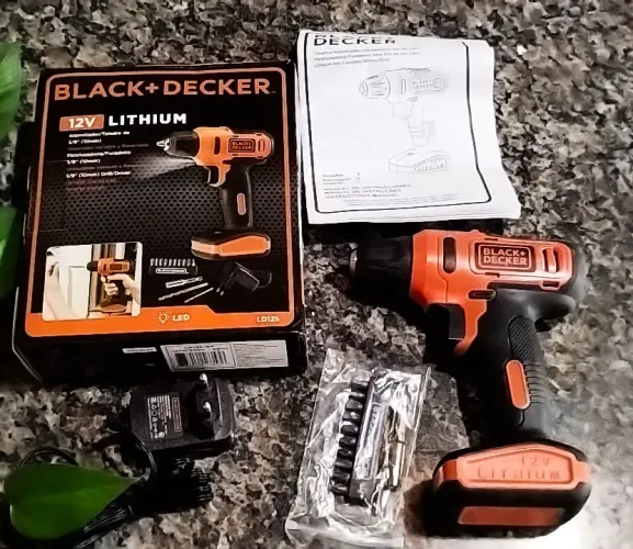 Furadeira/Parafuseira Black and Decker na Caixa 