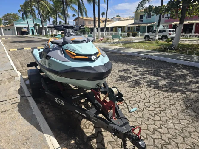 Jet ski