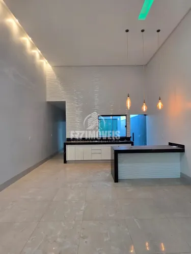 Casa no Jardim Belvedere bem iluminada e integrada - Goiânia GO