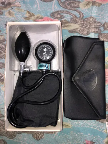 Esfigmomanômetro Bic , nunca usado 