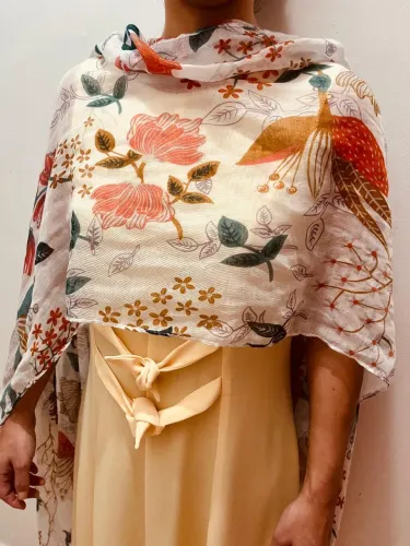 Acessório echarpe floral