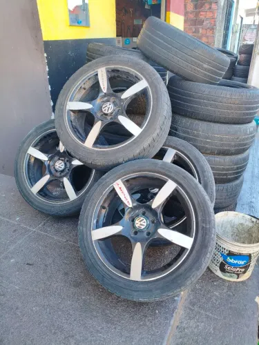 Aro 17 com pneus 80%