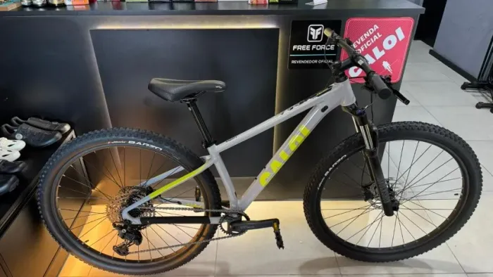 parcelada até 21x sem juros Caloi Explorer Expert SL Shimano Cues 11V Rockshox freio mt200