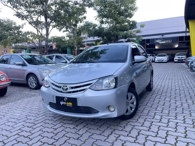 Toyota Etios X 1.3 Flex 16V 5P Mec. 2015