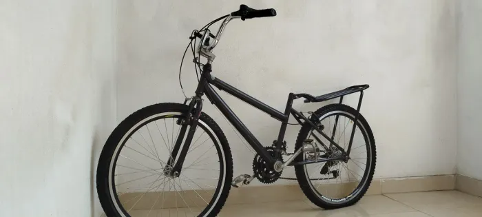 bicicleta aro 24 montadinha de marcha + banco rx