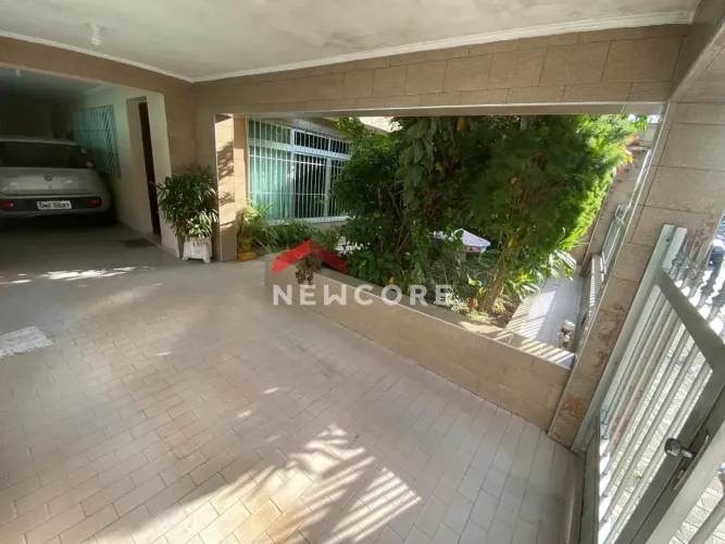Casa em Rua Dom Lara - Vila Valença - São Vicente/SP