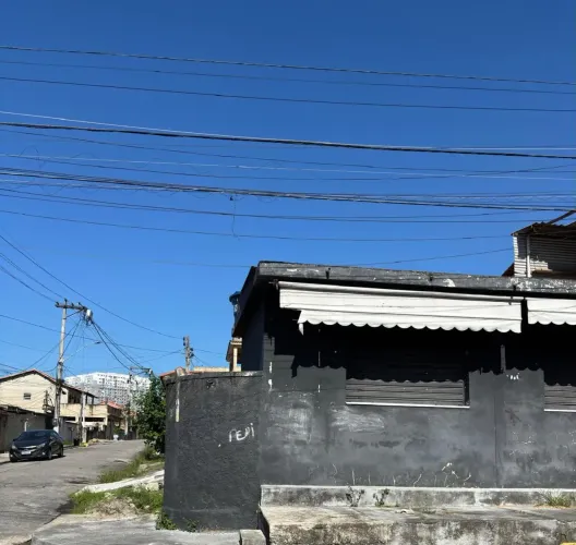 MUTONDO - MORADIA OU COMÉRCIO - EXCELENTE LOCAL