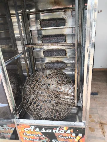 Assados de frango e carnes Brascrill