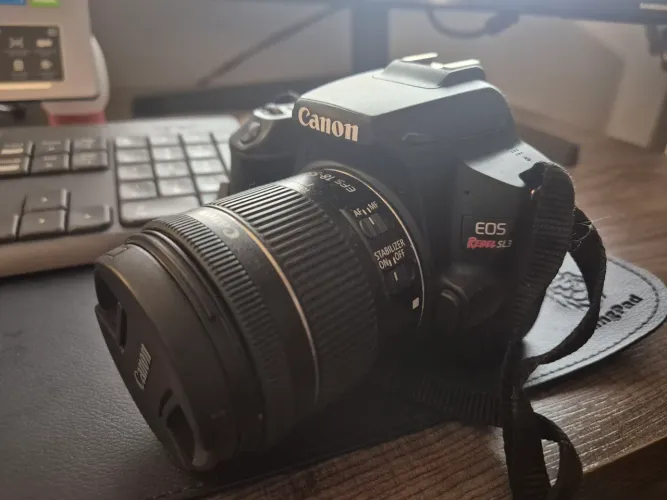 Camera Canon SL3