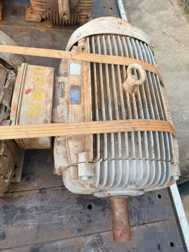 Motor Elétrico WEG / 250 Cv / 220/380/440 - 1785 rpm