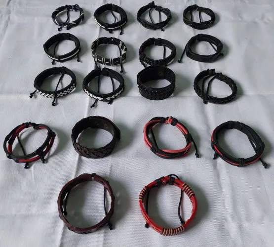 Pulseiras de Couro Ajustáveis - 18 Unidades
