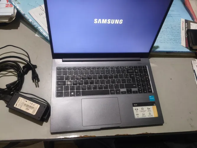 Notebook Samsung Book Intel Celeron 4GB 512GB NP550XDA-K01BR