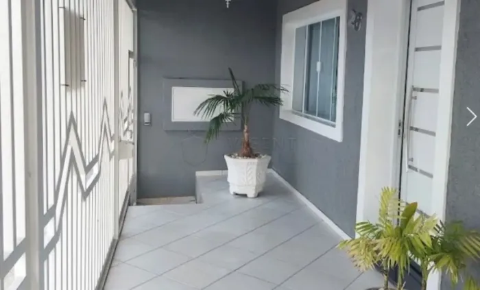 Casa Térrea a Venda com Edícula
