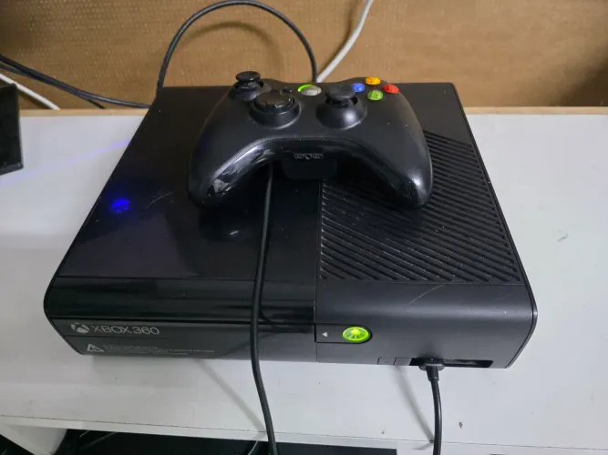 XBOX 360 Slim 250GB - Pronto para Jogar!