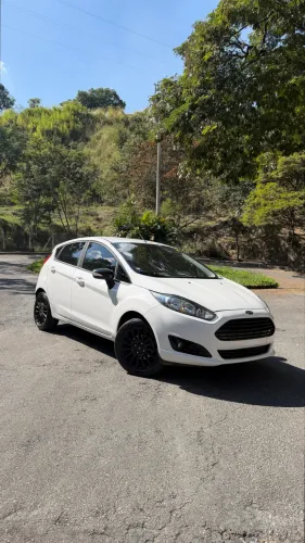 Ford Fiesta SEL 1.6 16V Flex Mec. 5P 2017