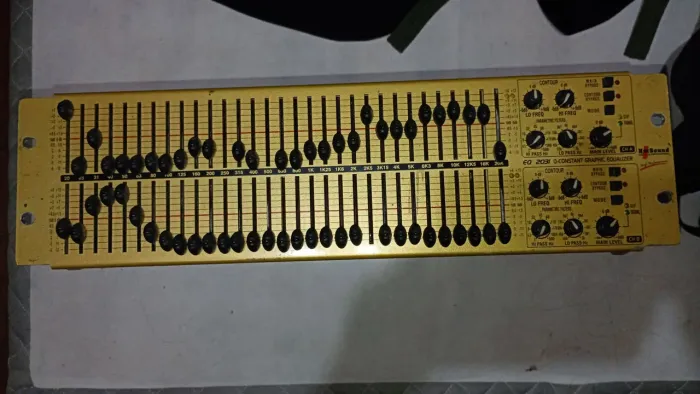 Equalizador Gráfico Profissional Hot Sound EQ 2031 - 2x31 Bandas (Ótimo Estado)