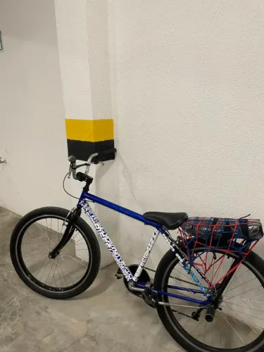 Vendo bicicleta montadinha aro 26 padrão bh (aceito troca)