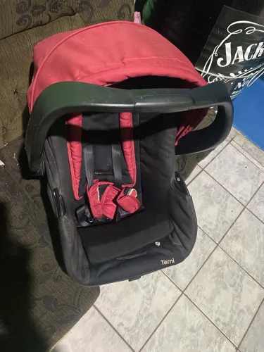 Vende- se bebê conforto 