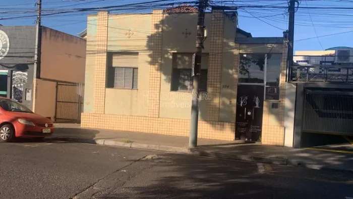 Venda de Casas / Comercial na cidade de Araraquara