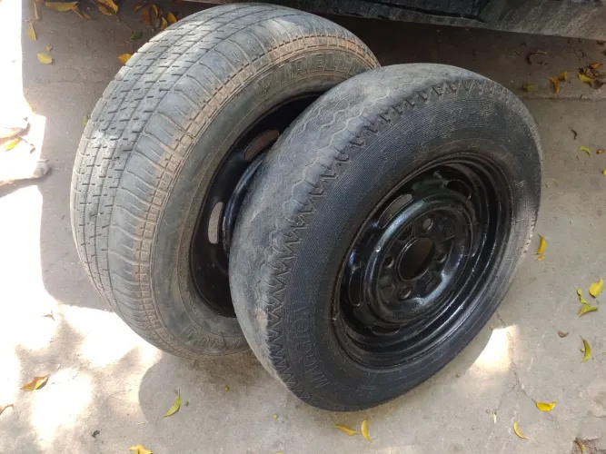Roda de Fusca com pneu 