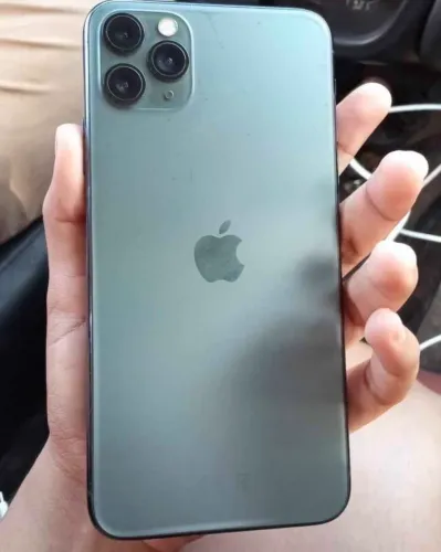 Vendo ou troco iPhone 11 Pro Max 64gb