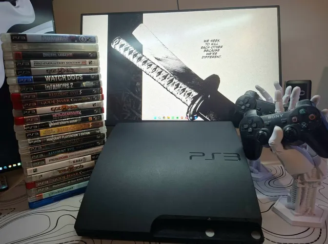 PS3 Slim + 2 Controles + 22 Jogos Originais + Cabos | Excelente Estado