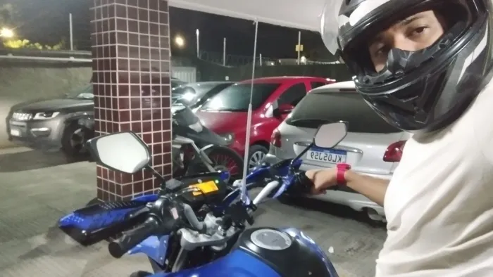 Lander nova, pouco rodada com pneu novo no cabelo