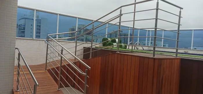 Serviços em Aço Inox Sob Medida | Bancadas, Corrimão e Guarda-Corpo