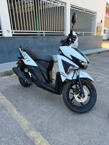 Moto Yamaha Neo