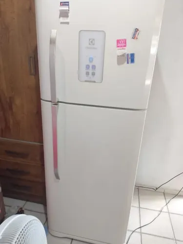 VENDO GELADEIRA DUPLEX FROSFRE ÓTIMO ESTADO LIGUE OU WATS *