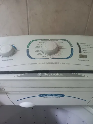 Máquina de lavar Electrolux 12 kg