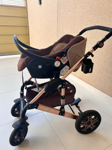 Vendo Vendo Carrinho De Bebe Europeu 3 Em 1 Moises Berço + bebê conforto 