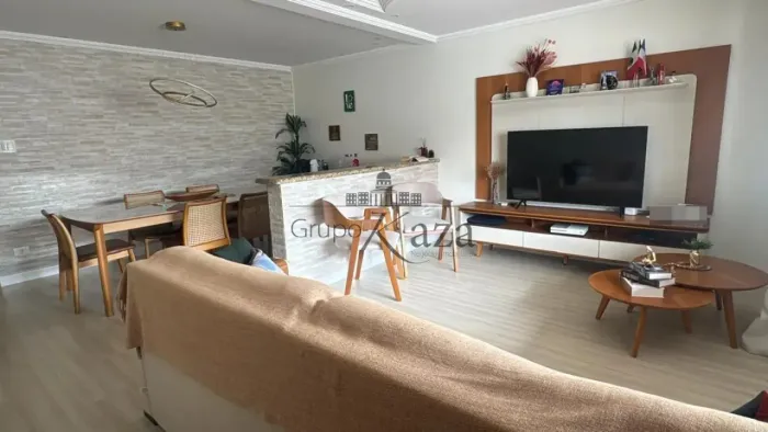 Oportunidade - Casa - Jardim Florida - Jacareí - 3 Dormitórios - 300m² - Estuda Permuta.