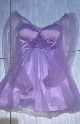 Vestido Lilás curto Manga longa