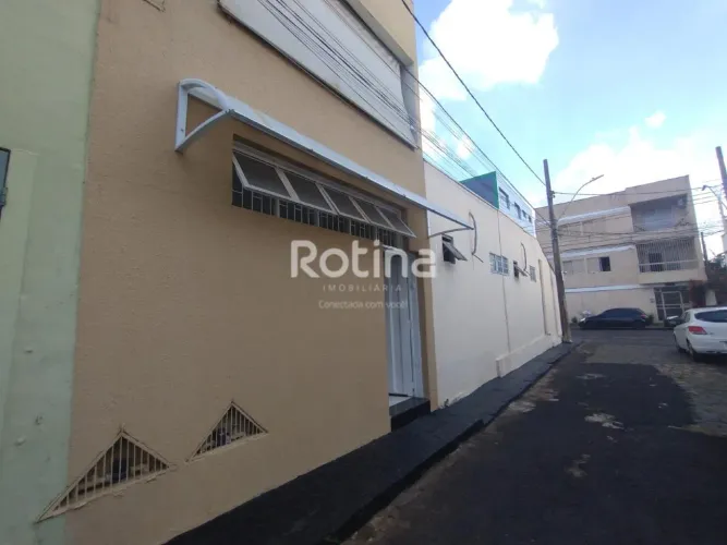 Casa para alugar, 4 quartos, Nossa Senhora Aparecida - Uberlândia/MG - Rotina Imobiliária