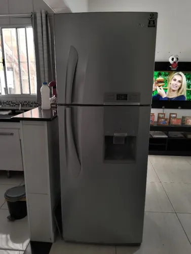 Geladeira LG , troca de placa passando por 400 reais sou de Osasco ZAP *