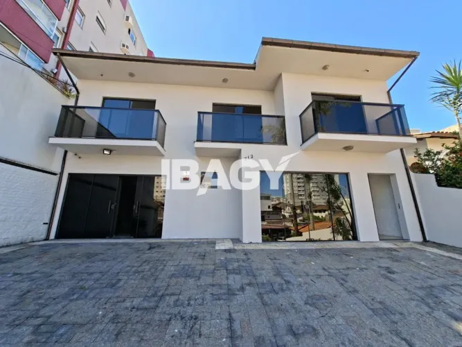 Excelente Casa 5 dormitório(s) em Capoeiras - Florianópolis