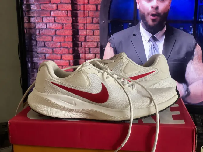 Vendo tênis Nike Revolution 7