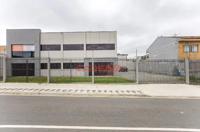 Loja com 6 vagas para aluguel no Cajuru