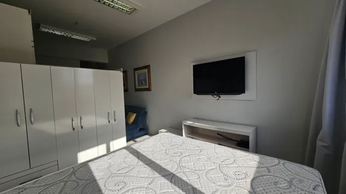 Kitnet Mobiliada no Centro de Florianópolis: Aluguel direto com proprietário.