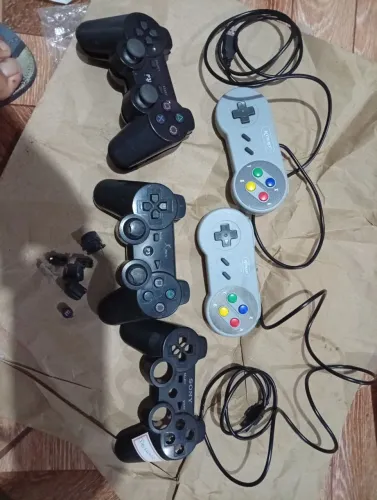 Lote de controles joystick para consertar ou retirar peças