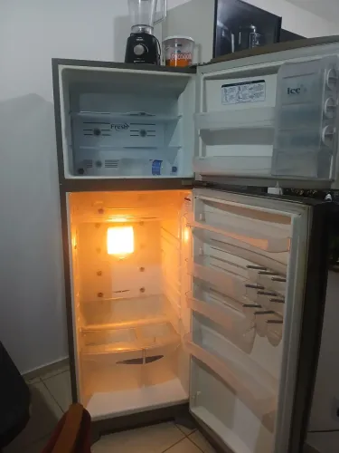 Vendo geladeira fross fri