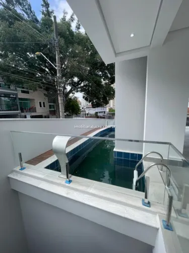 Sobrado de Esquina com Elevador e Piscina! 06 Vagas! Acabamento Top, próximo à Rua das Fig