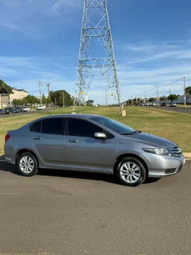 Honda City Sedan LX 1.5 Flex 16V 4P Aut. 2013