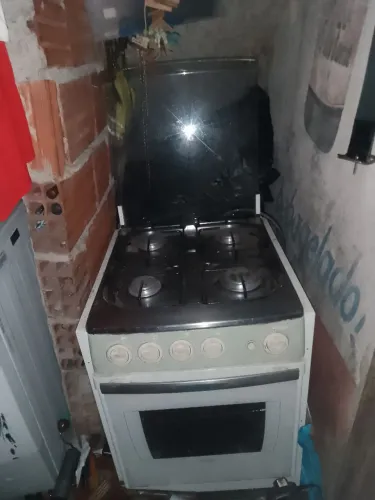 Fogão Brastemp 4 bocas com forno ok