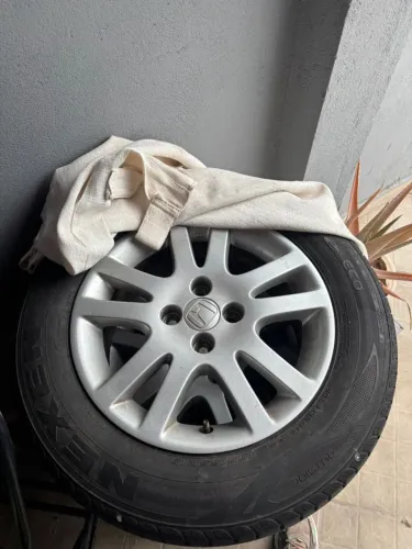 4 rodas aro 15 do Honda Civic G7
