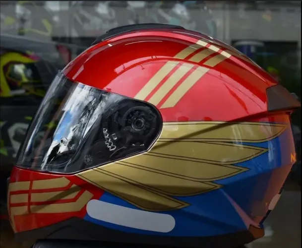Capacete Mulher Maravilha 