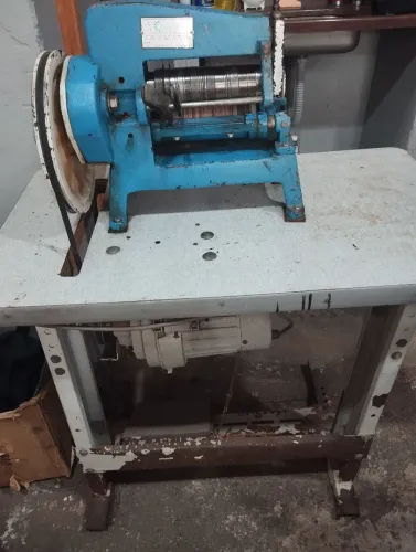 Vendo Máquina de Cortar Tiras de Couro